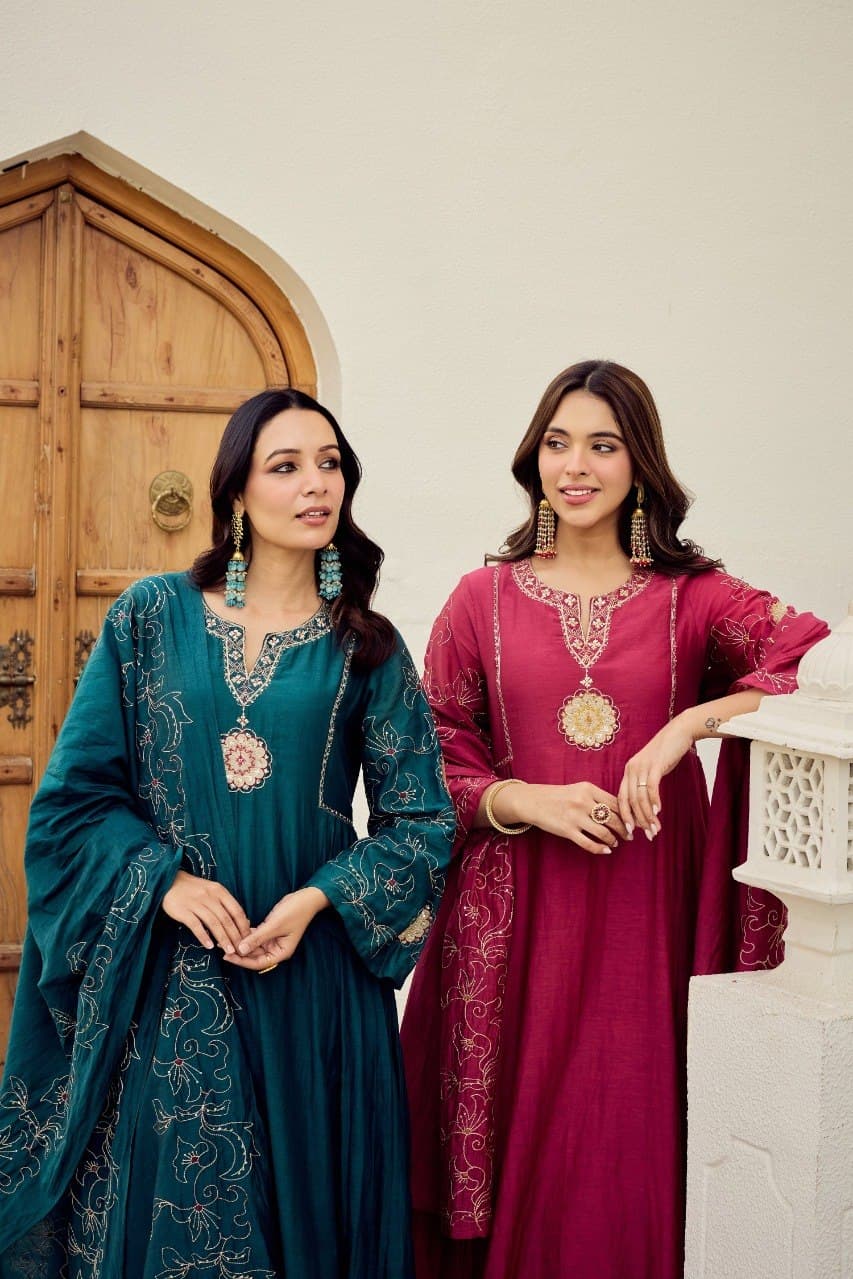 Women Ethnic Kurtas Sets